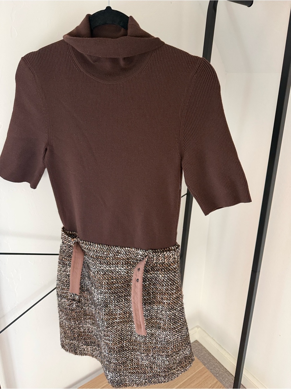 Theory Brown Ribbed Short-Sleeve Turtleneck